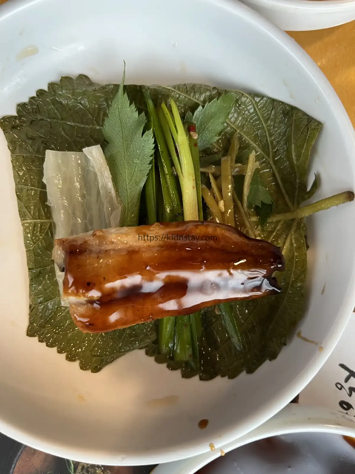 장어 쌈(당귀, 고추장아찌채)