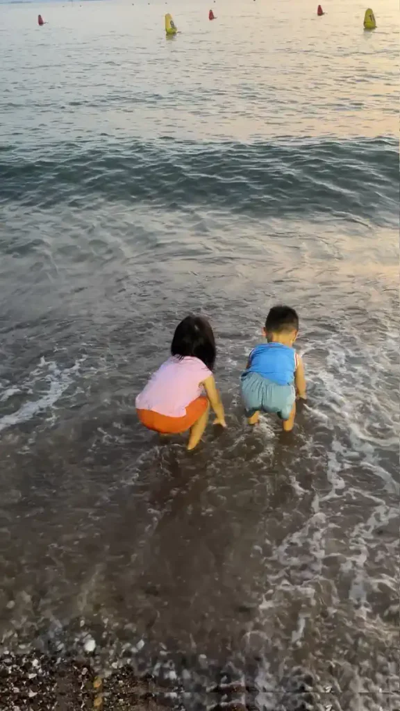 무의도 하나개해수욕장 밀물 바다 수영 아이 놀이